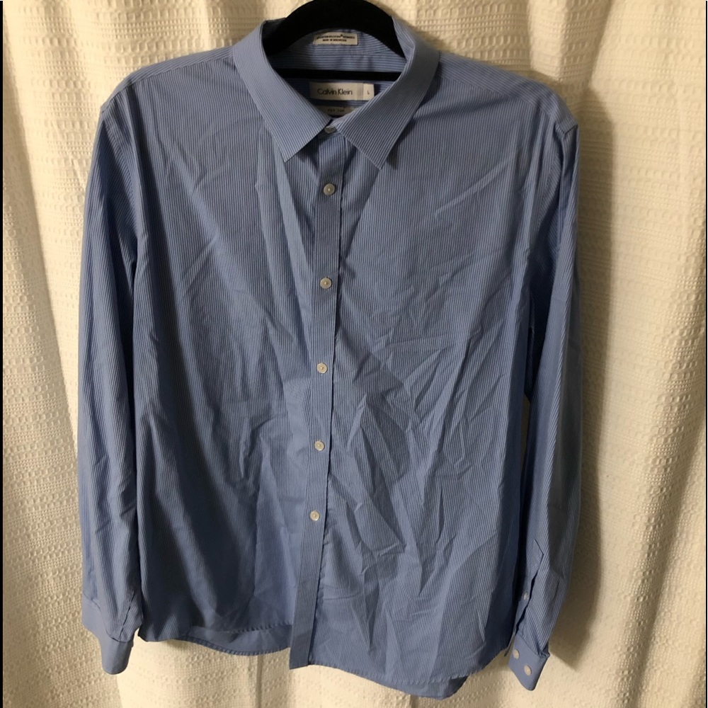 CALVIN KLEIN BLUE LARGE DRESS SHIRT